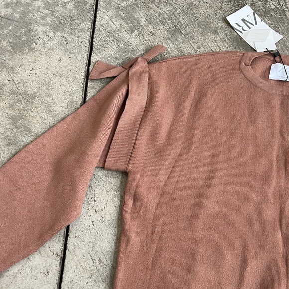 Zara Sweater - Picture 4 of 4